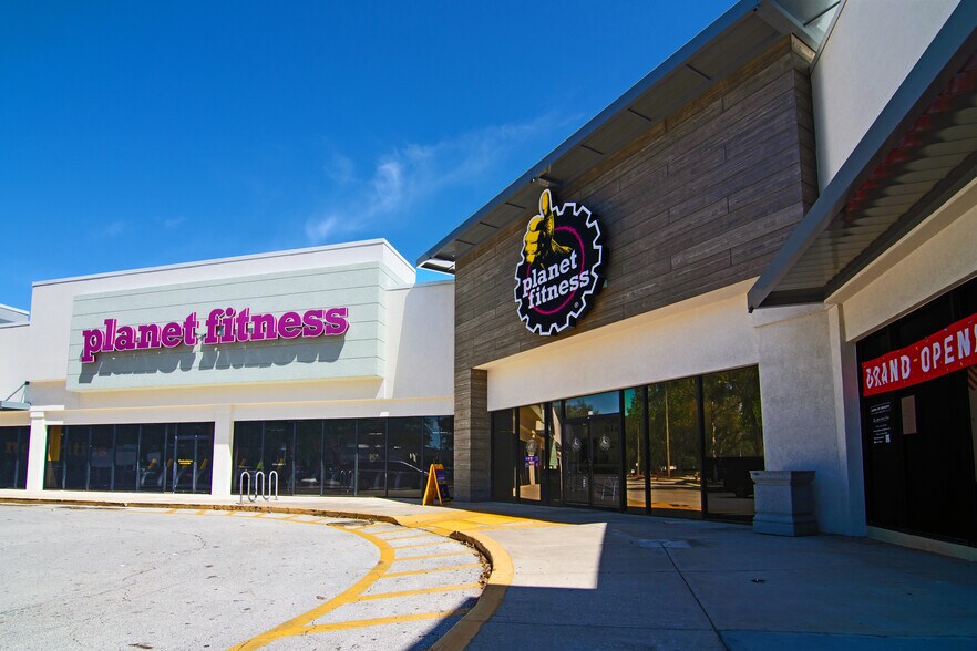 8595 Beach Blvd, Jacksonville, FL à louer - Photo du bâtiment - Image 2 de 41