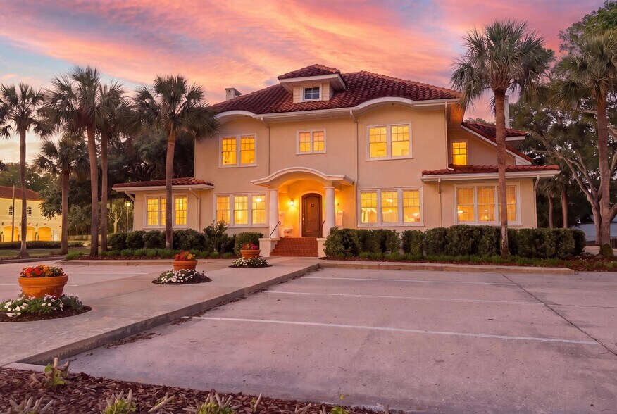 431 E New York Ave, Deland, FL à vendre - Photo du bâtiment - Image 2 de 31