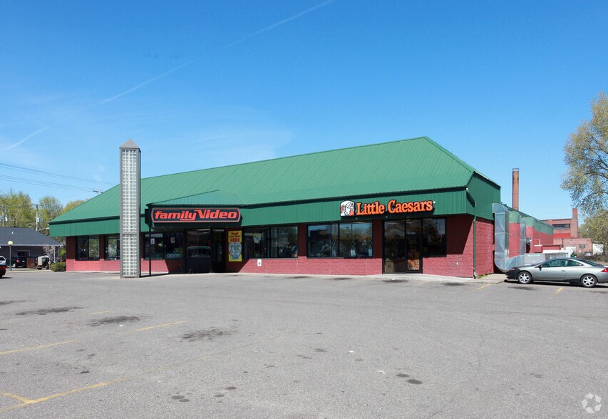8-10 W Madison St, Eau Claire, WI à louer - Photo principale - Image 1 de 3