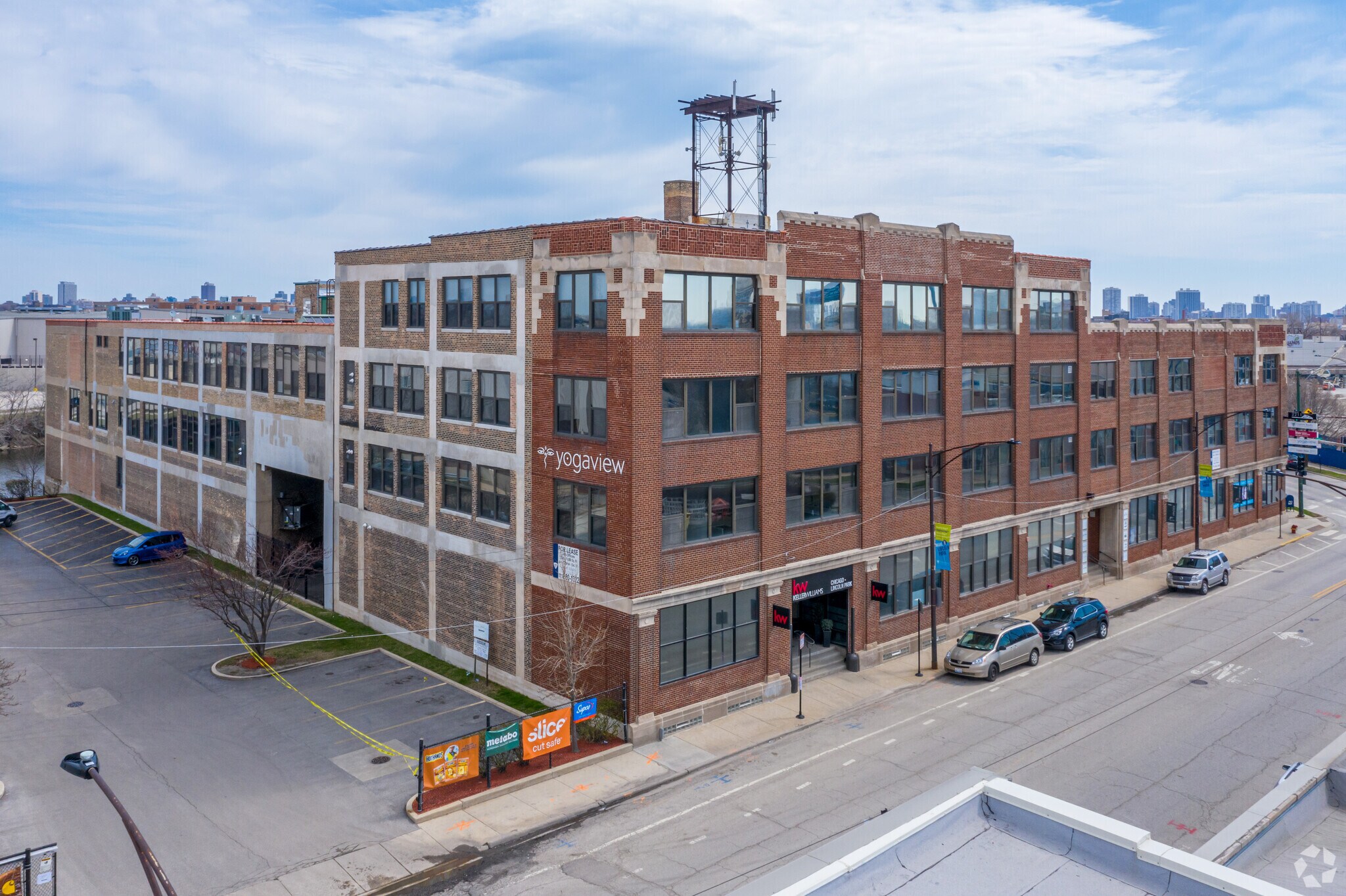 2211 N Elston Ave, Chicago, IL à louer Photo principale- Image 1 de 4