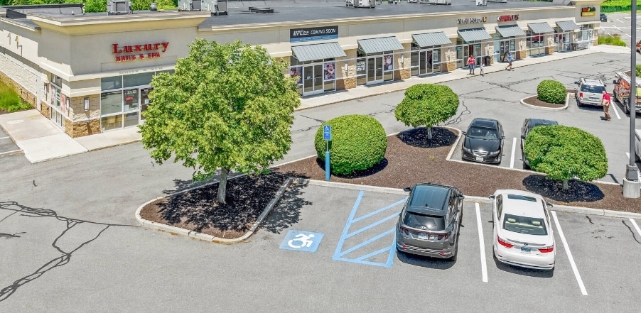 225-273 Wilbur Cross Hwy, Berlin, CT for lease - Building Photo - Image 2 of 15