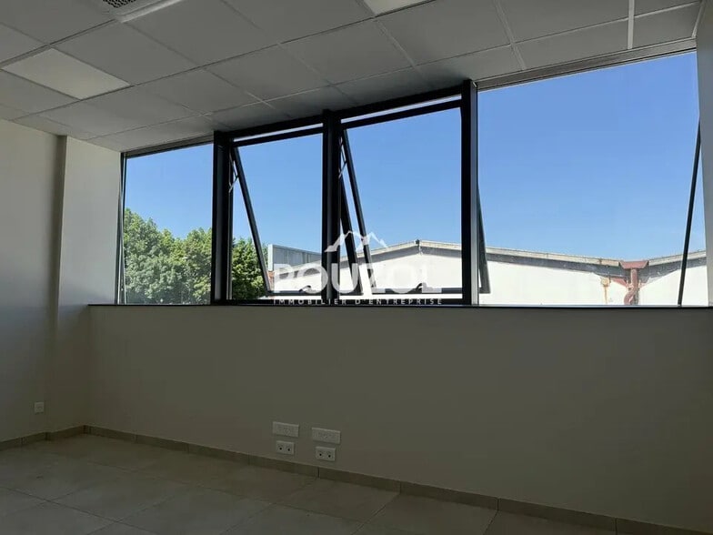 Bureau dans Clermont-Ferrand à louer - Photo intérieure - Image 2 de 9