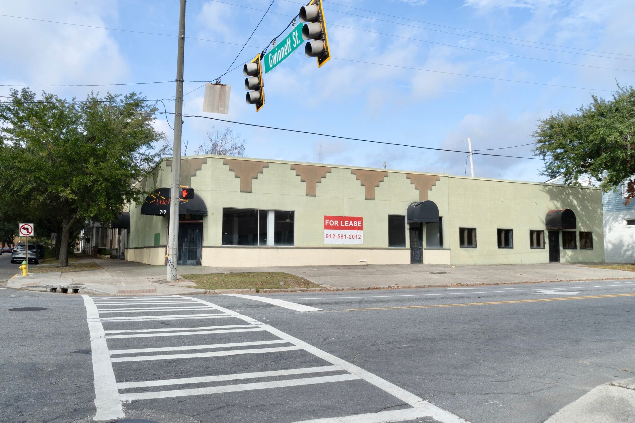 711-719 E Broad St, Savannah, GA for lease Primary Photo- Image 1 of 18