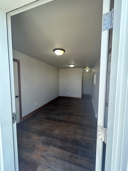 909 Dally Ridge Rd, Laramie, WY for lease - Building Photo - Image 2 of 9