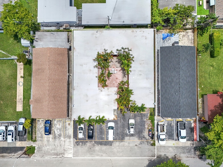 700 NE 6th St, Hallandale Beach, FL for sale - Building Photo - Image 3 of 15