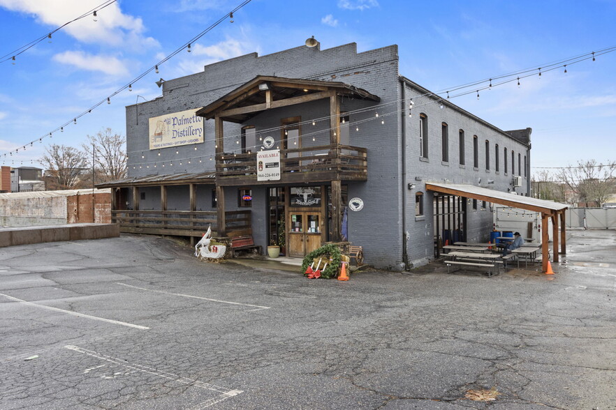 Value-add Office/Retail Storefront portfolio of 2 properties for sale on LoopNet.ca - Building Photo - Image 1 of 16