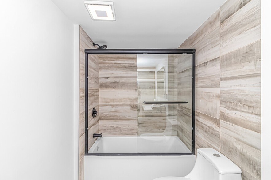 507-509 N Ocean Blvd, Myrtle Beach, SC à vendre - Photo intérieure - Image 2 de 50