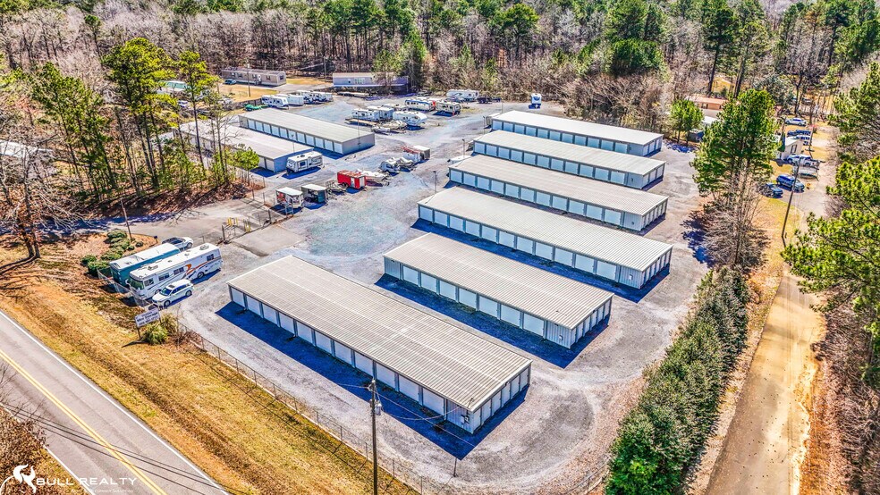 Chelsea Self Storage & Mobile Home Park portefeuille de 2 propriétés à vendre sur LoopNet.ca - Photo du bâtiment - Image 2 de 43