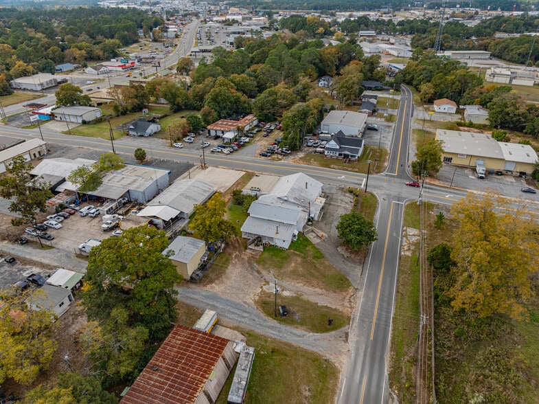 301 Ridge Ave S, Tifton, GA à vendre - Photo du bâtiment - Image 3 de 11