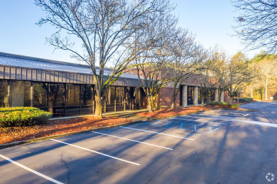 2100 Riverchase Pky, Birmingham, AL à louer - Photo du bâtiment - Image 3 de 6