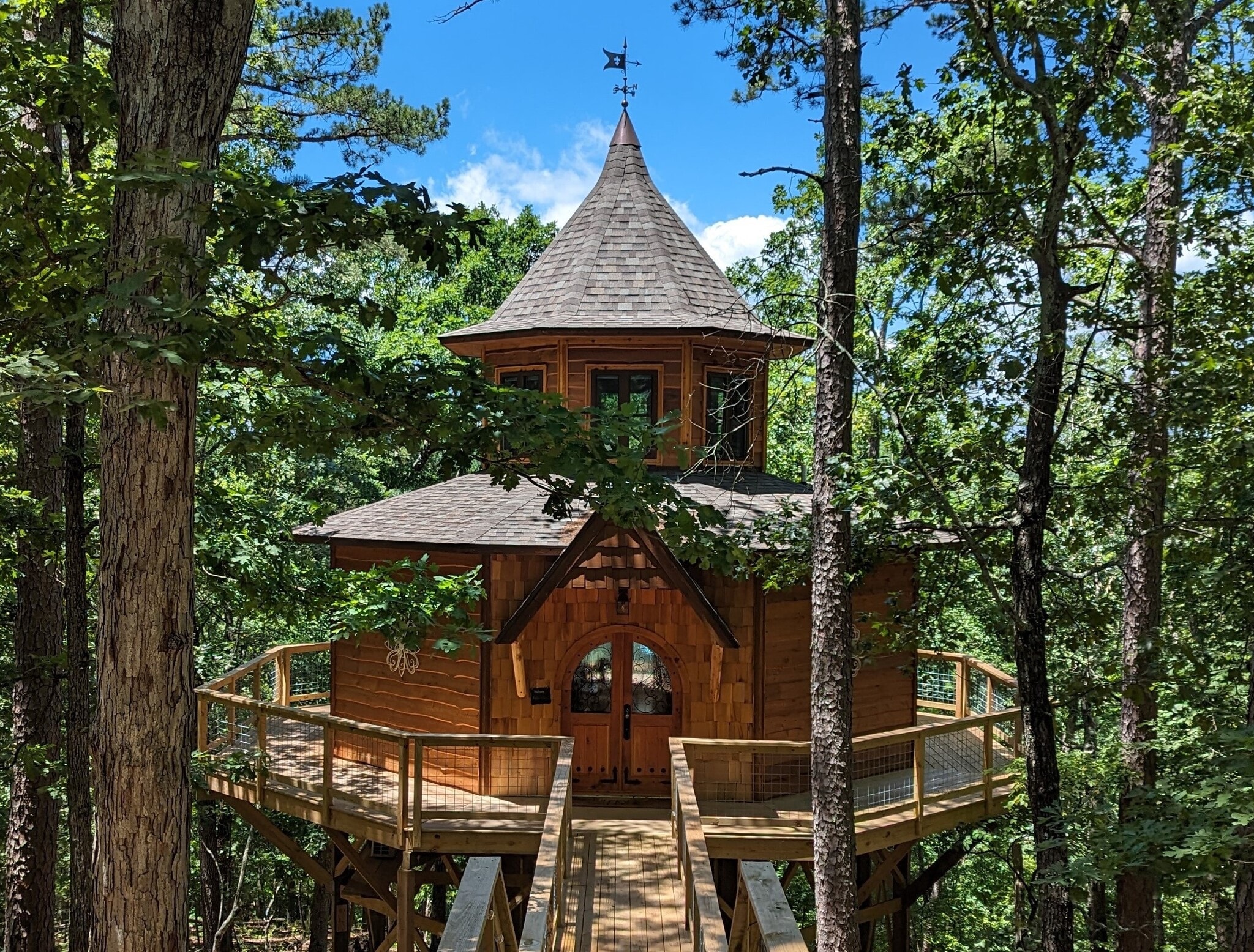 70 Dogwood Rdg, Eureka Springs, AR for sale Building Photo- Image 1 of 42