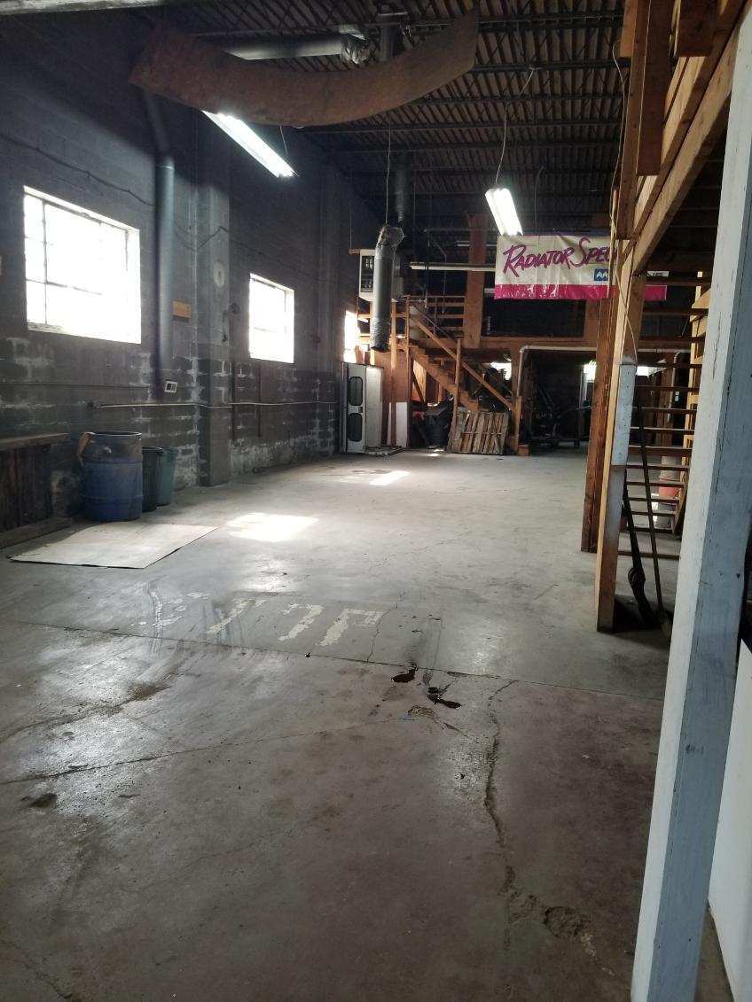 1015 State Ave, Kansas City, KS for sale Interior Photo- Image 1 of 13