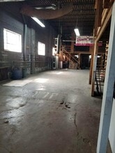 1015 State Ave, Kansas City, KS for sale Interior Photo- Image 1 of 13