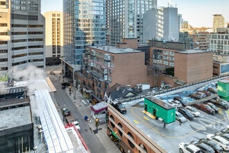 162-164 Cumberland St, Toronto, ON - Aérien  Vue de la carte