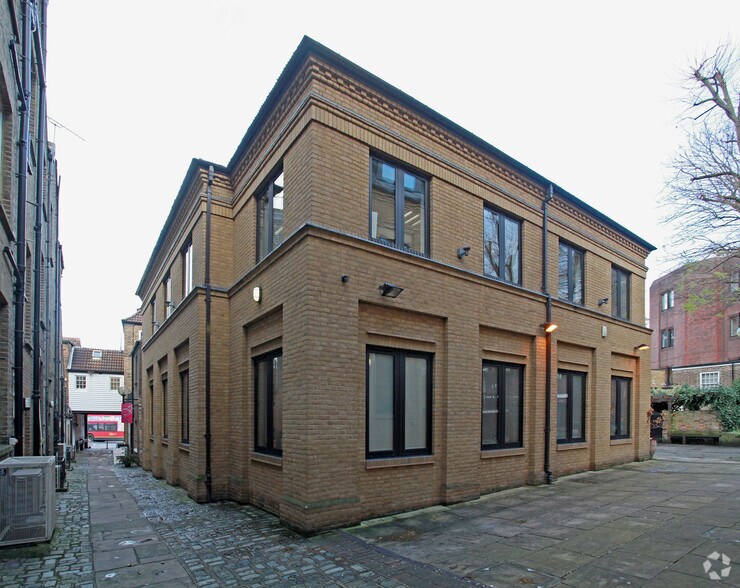 5 Union Ct, Richmond à louer - Photo du bâtiment - Image 2 de 2