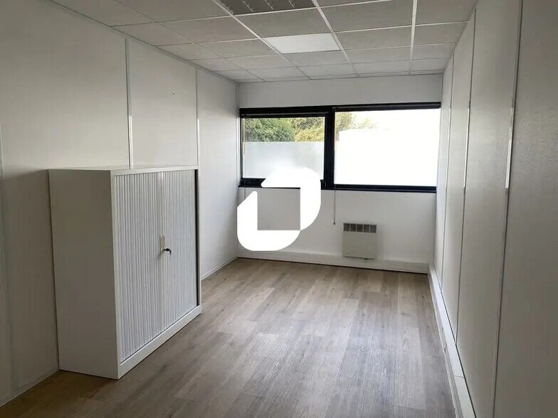 Office in Mérignac for lease - Interior Photo - Image 3 of 12