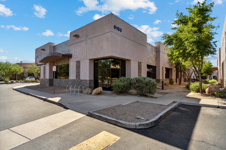 9153 E Bell Rd, Scottsdale, AZ à louer - Photo du bâtiment - Image 1 de 8