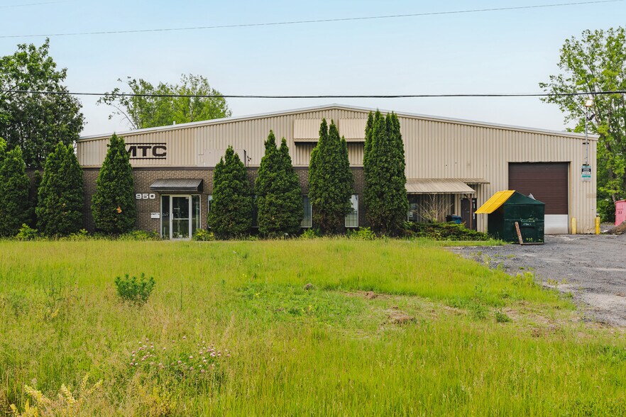950 Av Simard, Chambly, QC for sale - Building Photo - Image 2 of 3