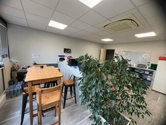 More details for Rue Léon Geffroy, Vitry-sur-Seine - Office for Sale