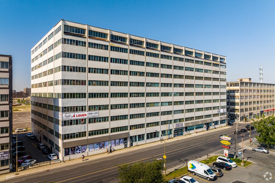 9494 Boul Saint-Laurent, Montréal, QC à louer - Photo du bâtiment - Image 2 de 6