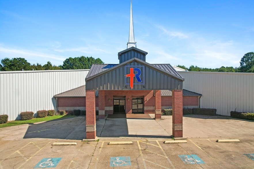 1088 US Highway 271 N, Gilmer, TX for sale - Primary Photo - Image 1 of 46