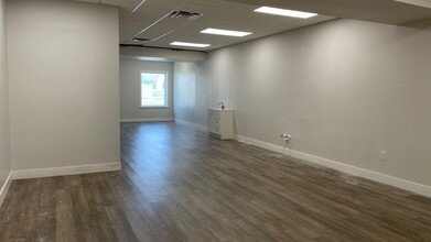 5825 66th St N, Saint Petersburg, FL for lease Interior Photo- Image 1 of 2