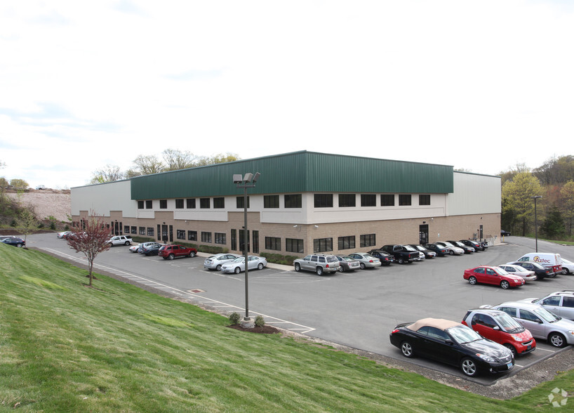 35 Phil Mack Dr, Middletown, CT for lease - Building Photo - Image 1 of 3