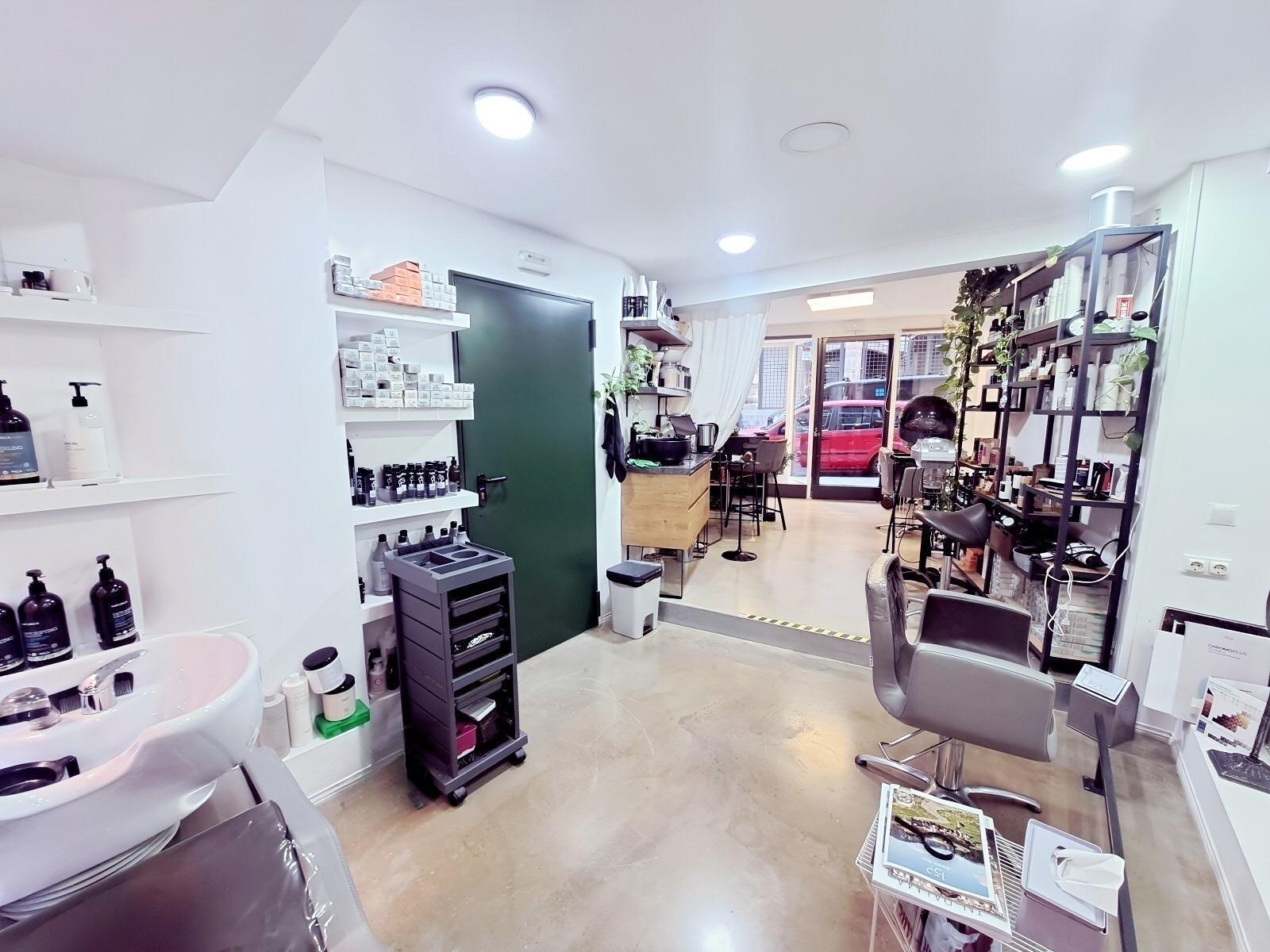 Retail in Palma, Islas Baleares for lease Building Photo- Image 1 of 32