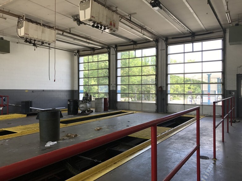 1013 Battleground Ave, Greensboro, NC à louer - Photo intérieure - Image 2 de 8