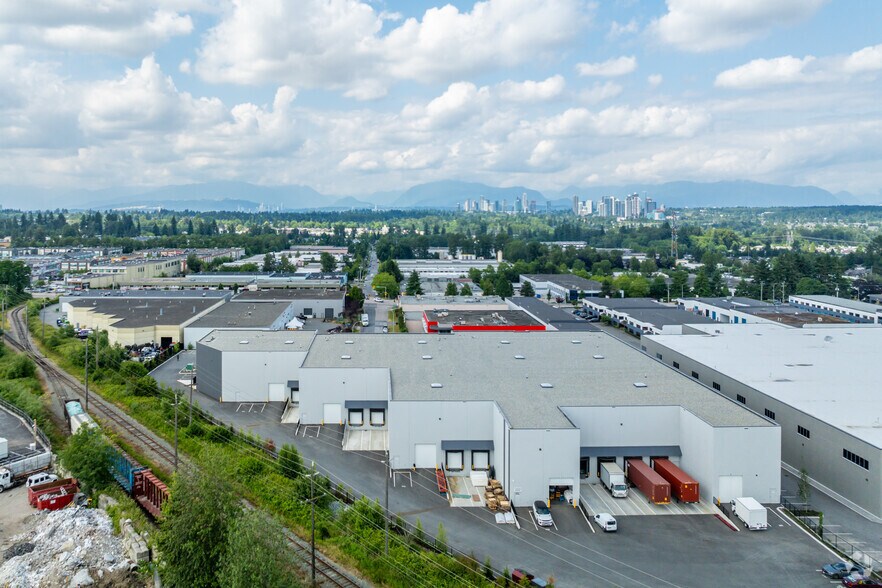 7915 130 St, Surrey, BC à vendre - Photo du bâtiment - Image 2 de 5