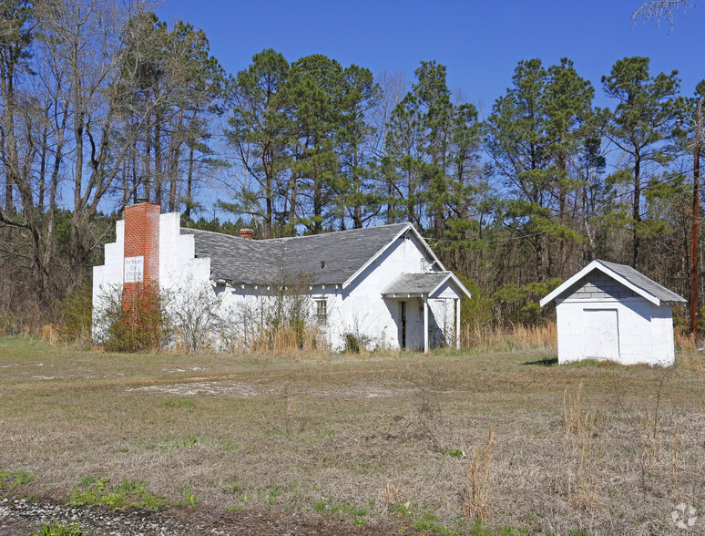 122 Henry Grove School Rd, Lilesville, NC for sale - Primary Photo - Image 1 of 1