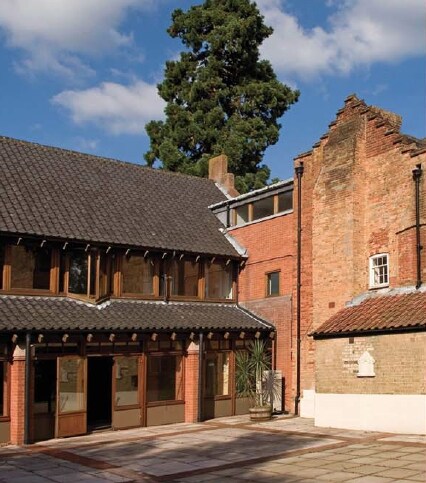 Bowthorpe Hall Rd, Norwich à louer - Photo du bâtiment - Image 3 de 8