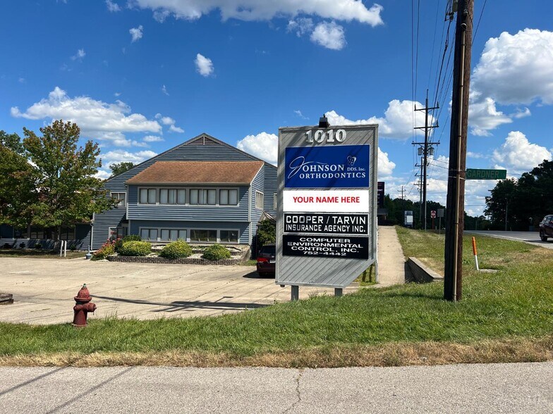 1010 Ohio Pike, Cincinnati, OH à louer - Photo du bâtiment - Image 1 de 14