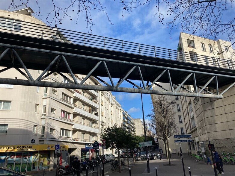 Retail in Paris for sale - Building Photo - Image 1 of 5