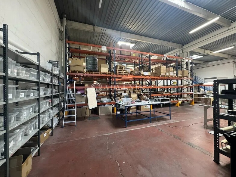 Flex in Villepinte for lease - Interior Photo - Image 2 of 8