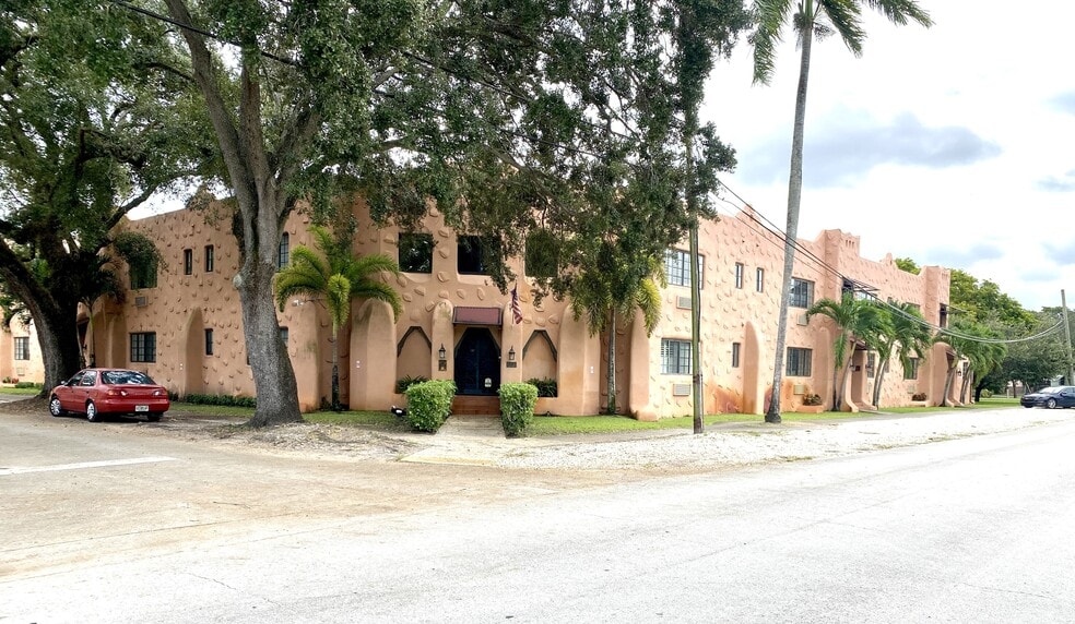 200 Azure Way, Miami Springs, FL for sale - Building Photo - Image 1 of 39