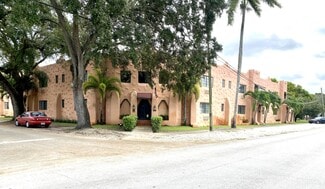 Plus de détails pour 200 Azure Way, Miami Springs, FL - Multi-résidentiel à vendre