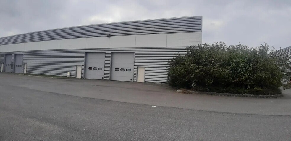 Flex in Lisses for lease - Building Photo - Image 3 of 6