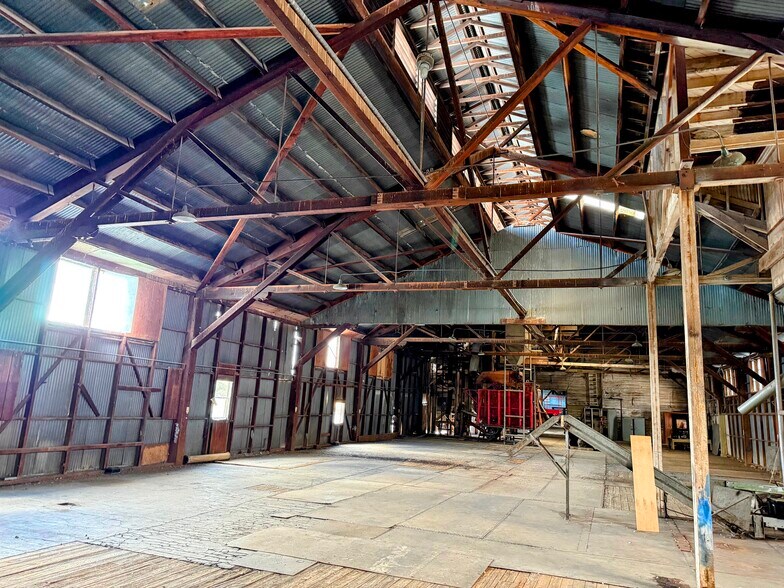 14712 State Highway 160, Isleton, CA à vendre - Photo du bâtiment - Image 2 de 18