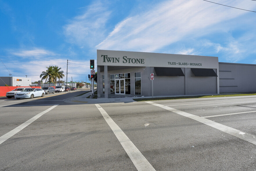 821 N 21st Ave, Hollywood, FL for lease - Building Photo - Image 1 of 27