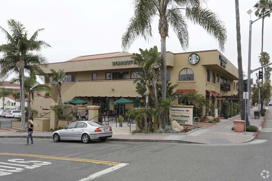 300 S El Camino Real, San Clemente, CA à louer - Photo du bâtiment - Image 3 de 17