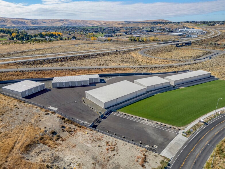 10525 Ridgeline Dr, Kennewick, WA à vendre - Photo du bâtiment - Image 1 de 14