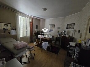 Office in Villiers-le-Bel for lease Interior Photo- Image 2 of 2