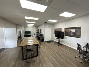 211 Schoolhouse St, Coquitlam, BC à louer Photo intérieure- Image 2 de 4