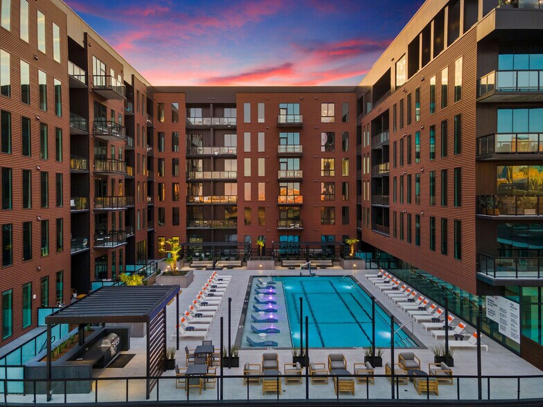 2404 Navigation Blvd, Houston, TX for lease - Building Photo - Image 3 of 7