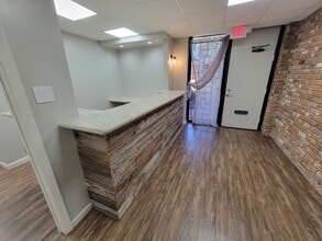 4910 Willowbend Blvd, Houston, TX for lease Interior Photo- Image 2 of 14