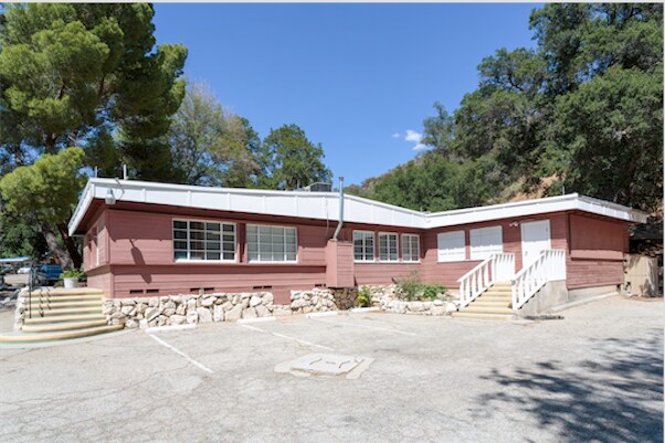 13136 Sierra Hwy, Santa Clarita, CA for lease Building Photo- Image 1 of 7