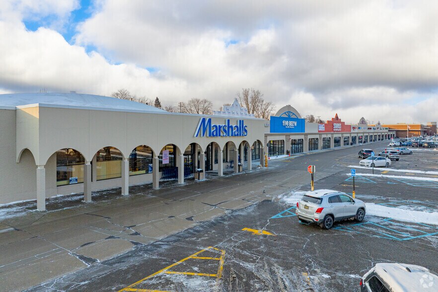 23001-23303 Michigan Ave, Dearborn, MI à louer - Photo du bâtiment - Image 1 de 18