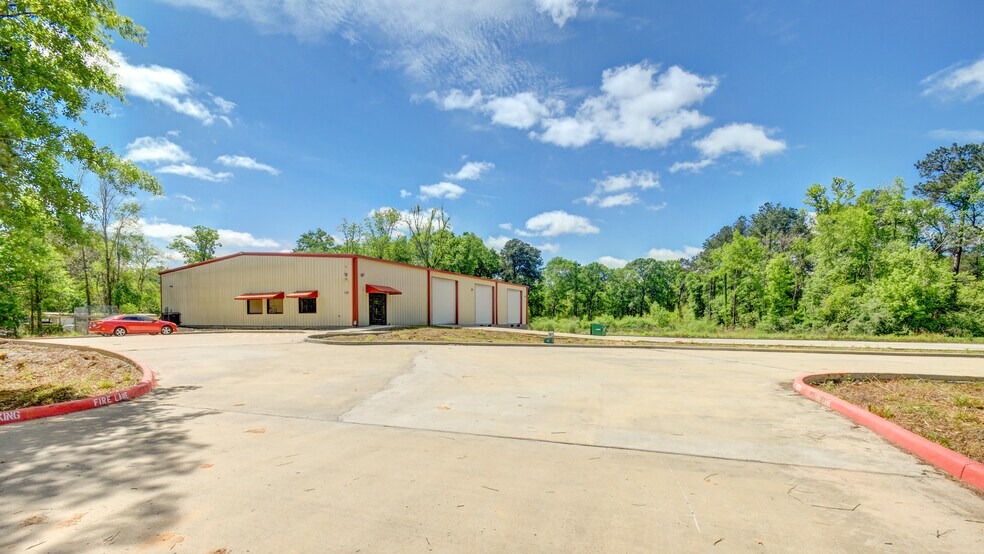 24396 FM 2090 Rd, Splendora, TX à vendre - Photo du bâtiment - Image 2 de 53