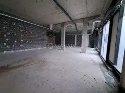 Retail in Loos for lease - Interior Photo - Image 3 of 4